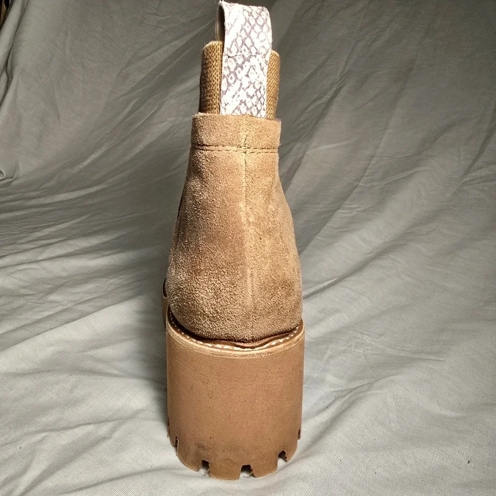 Dolce Vita Tan Suede Wedge Ankle Boots Lug Sole Snakeskin Pull Tab Womens 9